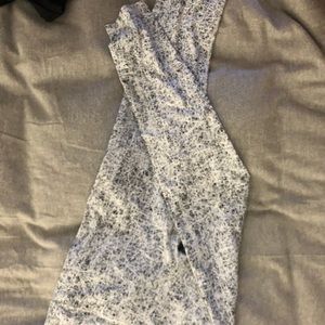 fabletics - high waisted 7/8 capri